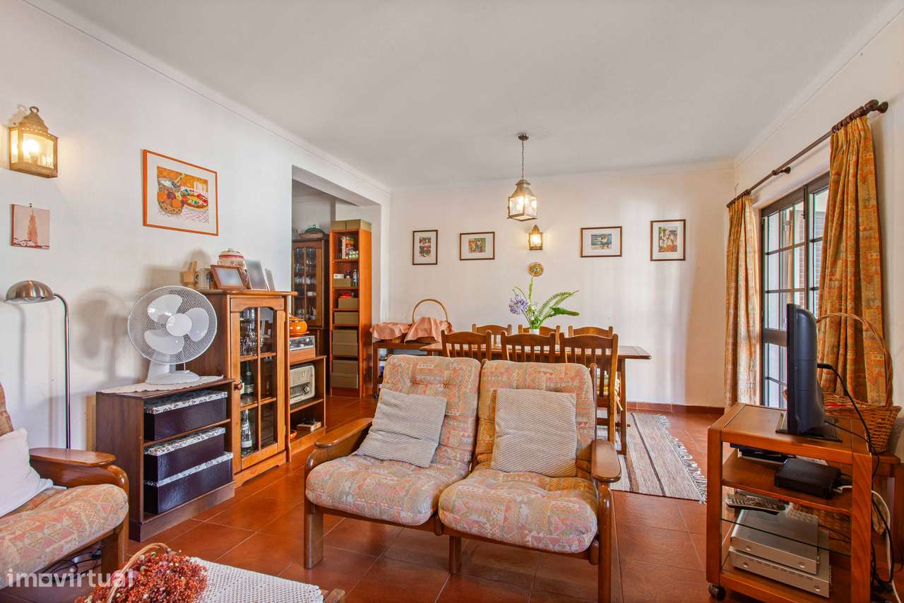 Moradia T4, 2 pisos, com jardim e árvores de fruto, Marisol | Aroeira-7