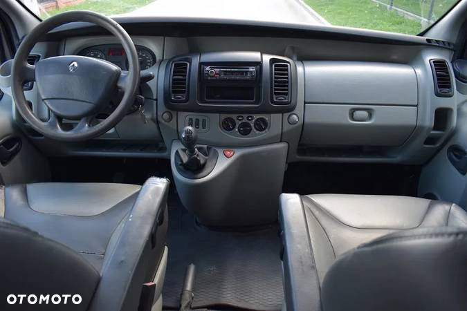 Renault Trafic 2.5 dCi 150 FAP Passenger L2H1 Privilège - 5