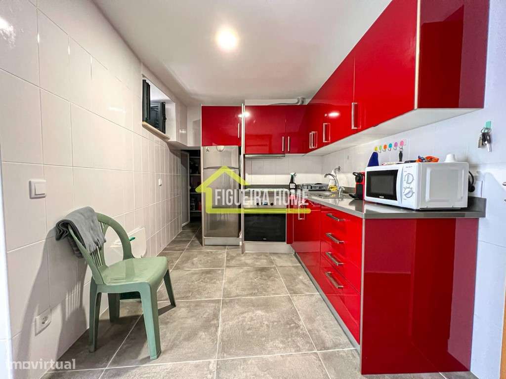 T1+1 inteiramente renovado a 100m da praia de Buarcos na Figueira d...-17