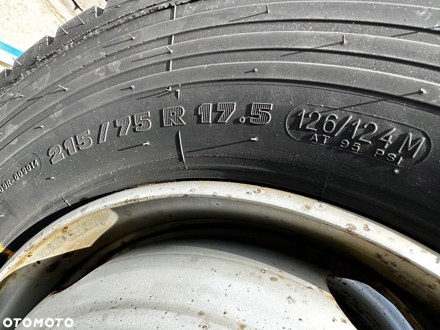 Opona Koło Michelin Remix 215/75 R 17.5 - 6