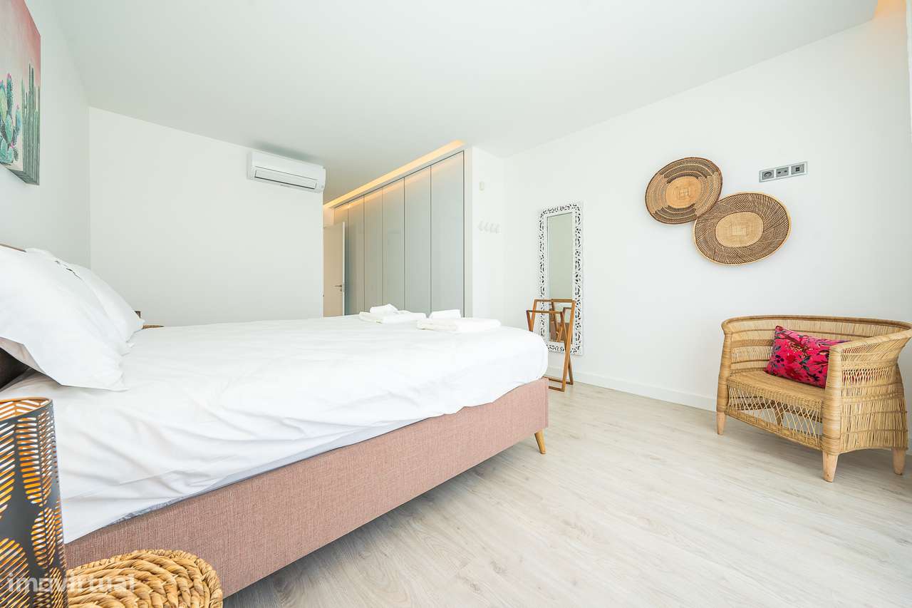 Moradia T3 com piscina, garagem na Aroeira-36