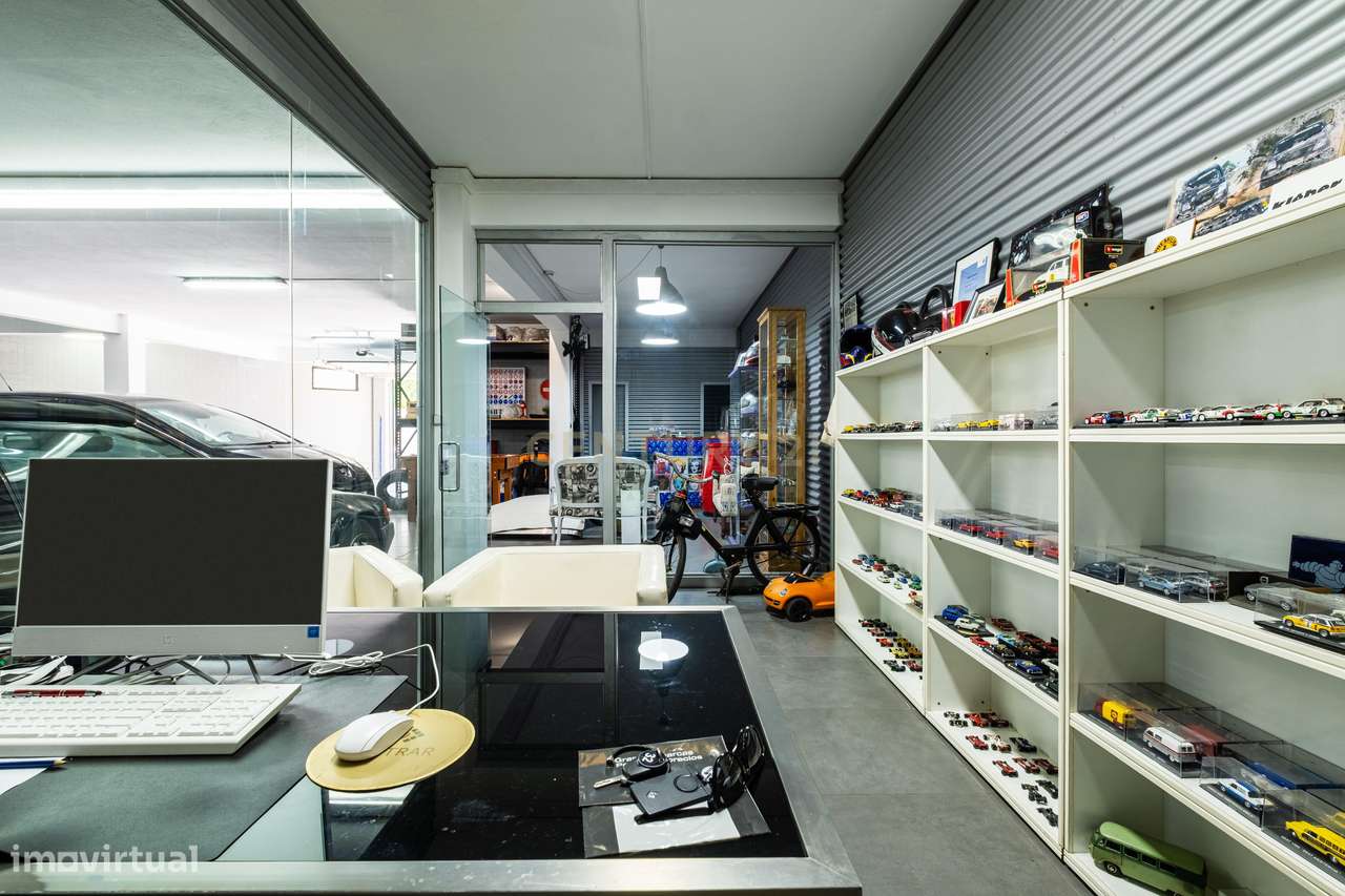 Armazém / Garagem renovada em Rio Tinto, próximo da Venda Nova, com 32 - Grande imagem: 5/10