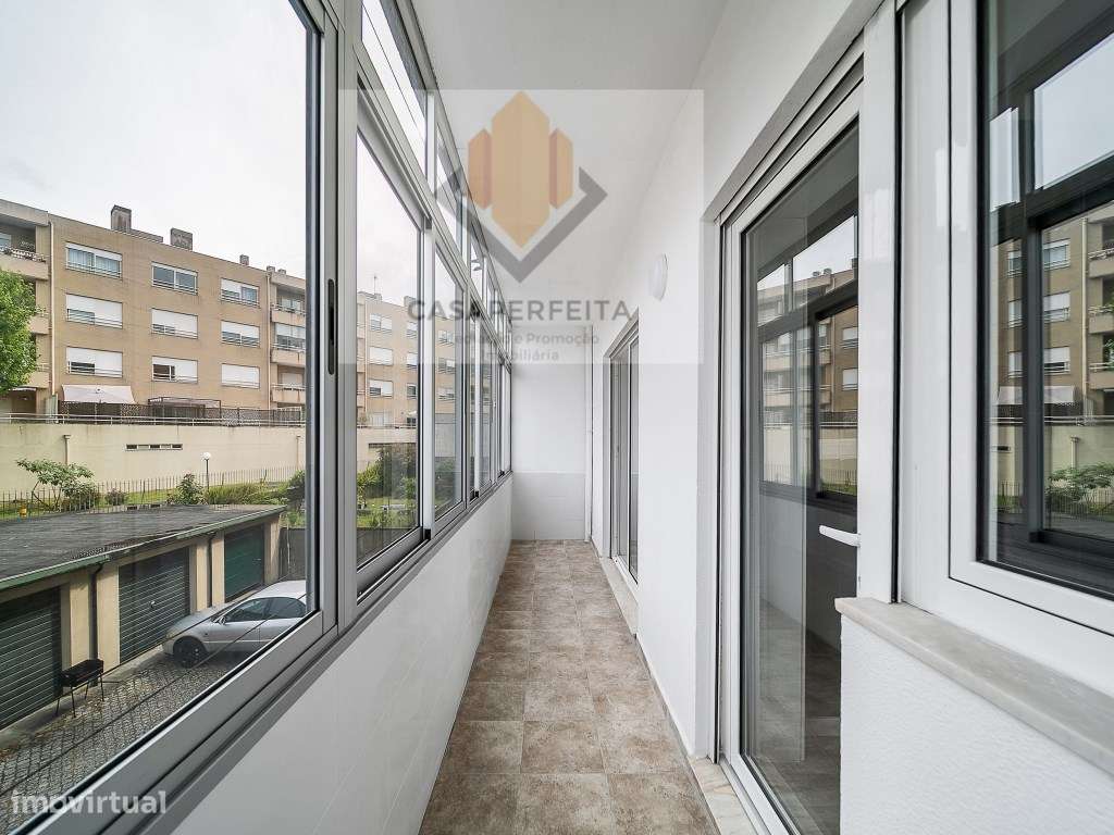 Apartamento T2+1 Totalmente Renovado com Varanda, Jardim e Box - Va... - Grande imagem: 4/38