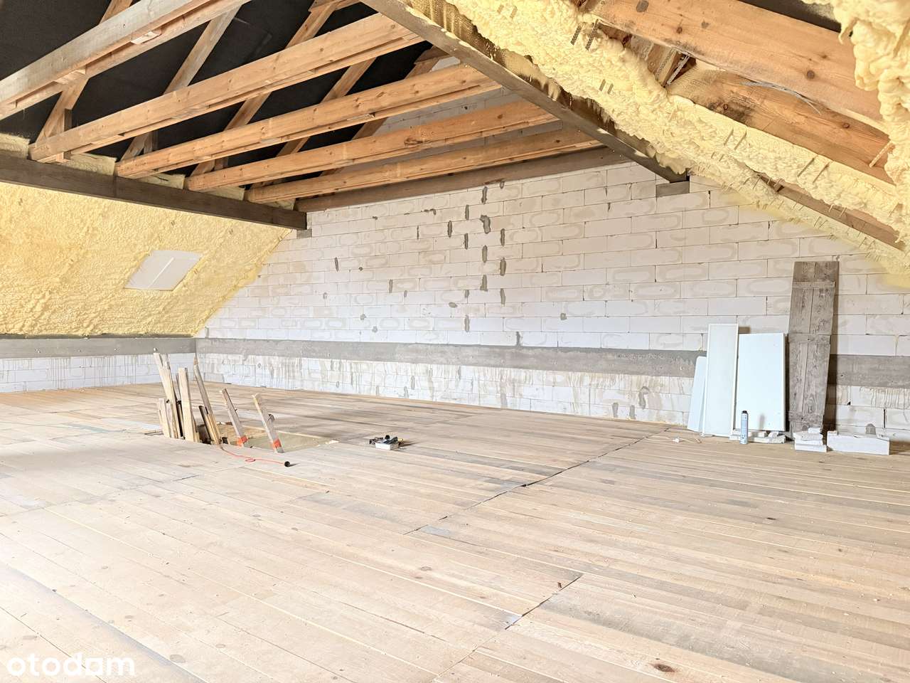 Segment bliźniaka 167 m2 z garażem w Nowinach na sprzedaż-7