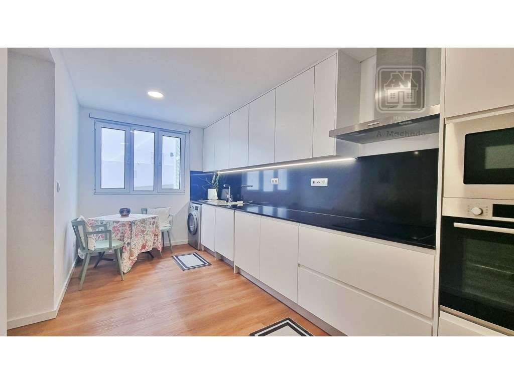 VENDA de APARTAMENTO T2 como NOVO - centro cidade Ponta Delgada (Sã...-10