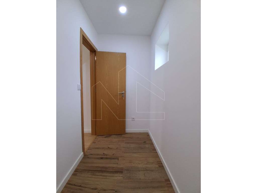 Moradia T2+1 Isolada e Térrea - Renovada em Estarreja-8