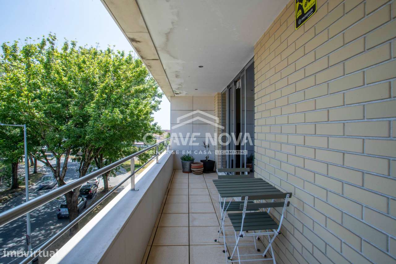 T3 em Matosinhos | Áreas Generosas, Garagem Box e Varanda Vista Mar-6