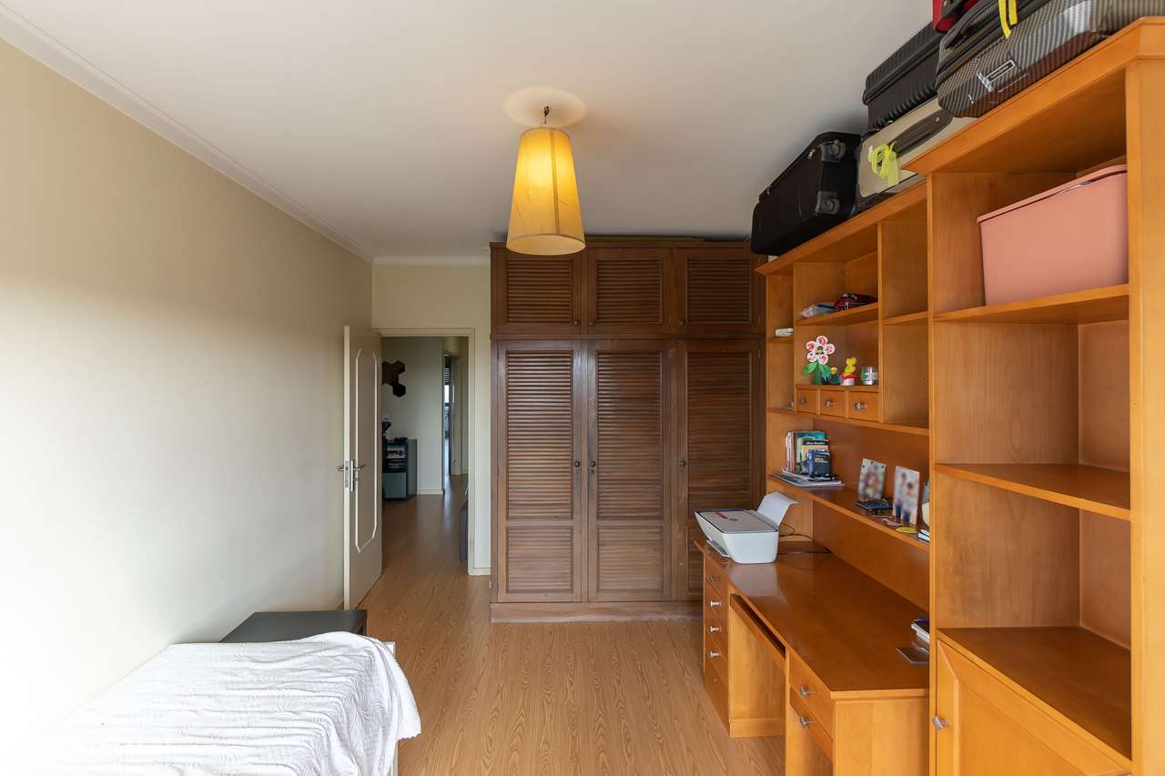 T3 com Varanda + Garagem | A 600m do Metro da Venda Nova-15