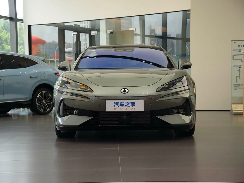 Denza Z9 Z9GT 2.0 E-CVT 2025