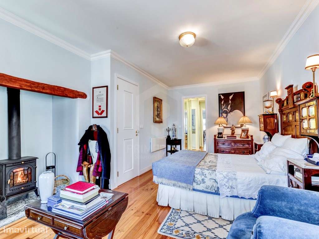 Moradia T4+1 no Centro da Vila Nogueira de Azeitão-30