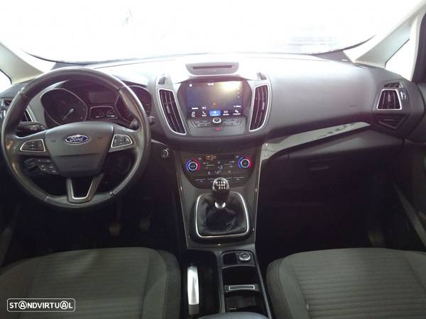 Ford C-Max - 11