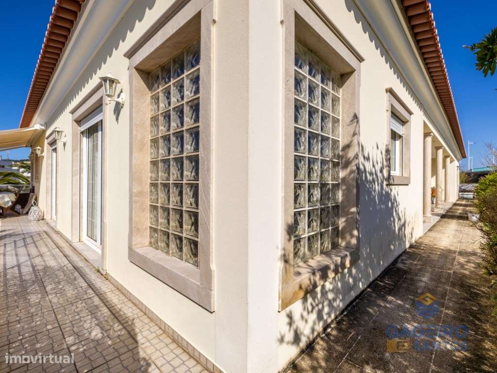 Moradia Independente T4 +1 em São Martinho do Porto-38