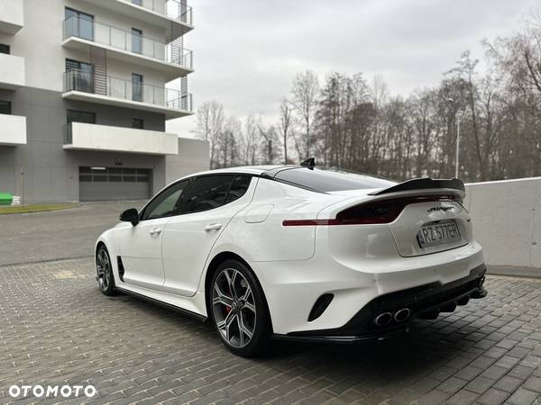 Kia Stinger - 6