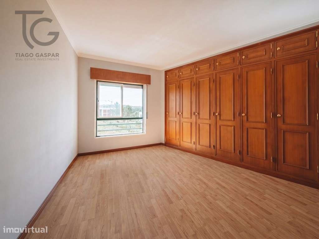 T2 com suíte e garagem a 800m da praia Ericeira-7