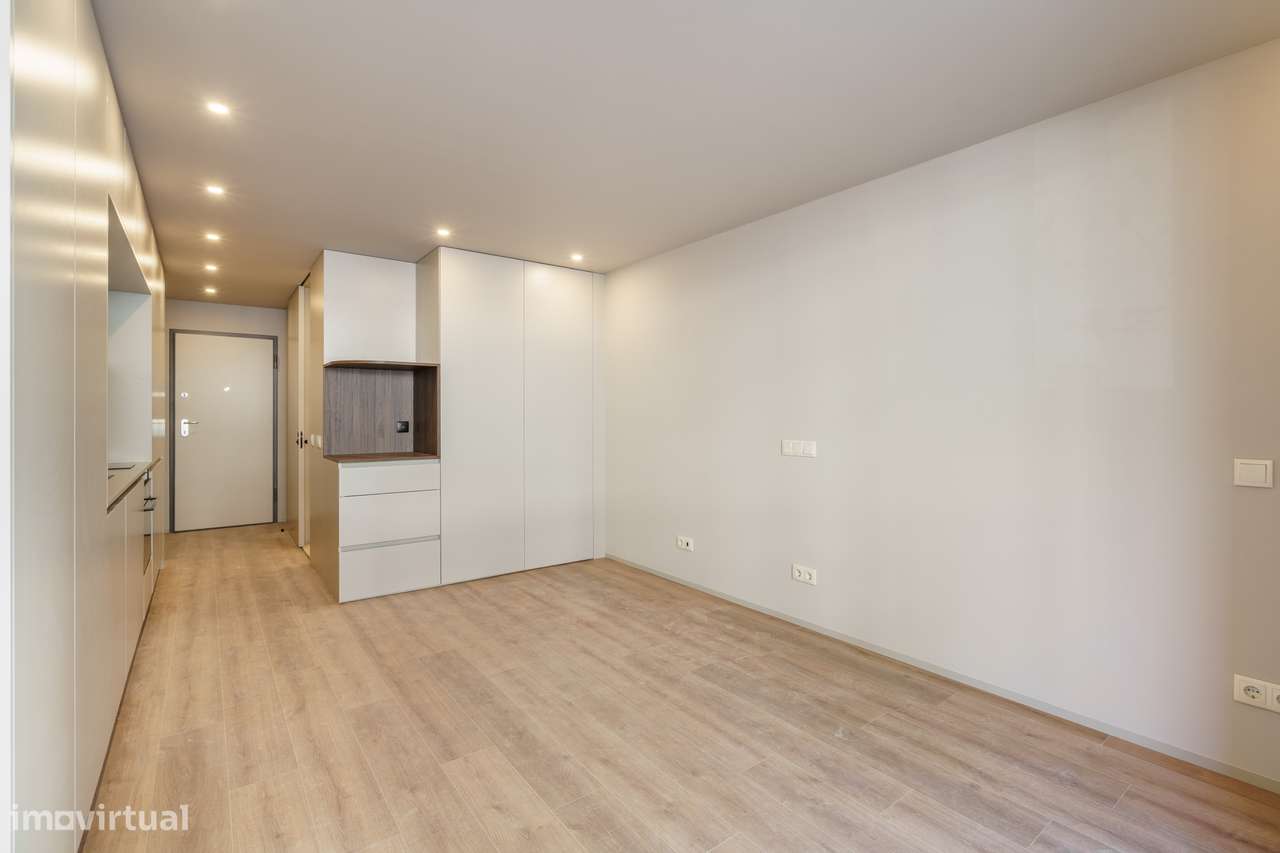 Estúdio T0 com Varanda em Edíficio Emblemático - Grande imagem: 5/16