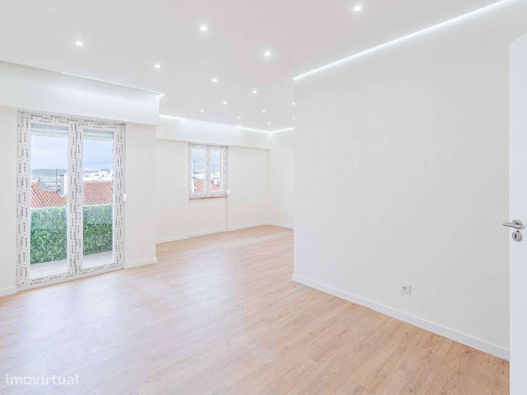 T3 Totalmente Remodelado - Avenida D. José I, Amadora-12