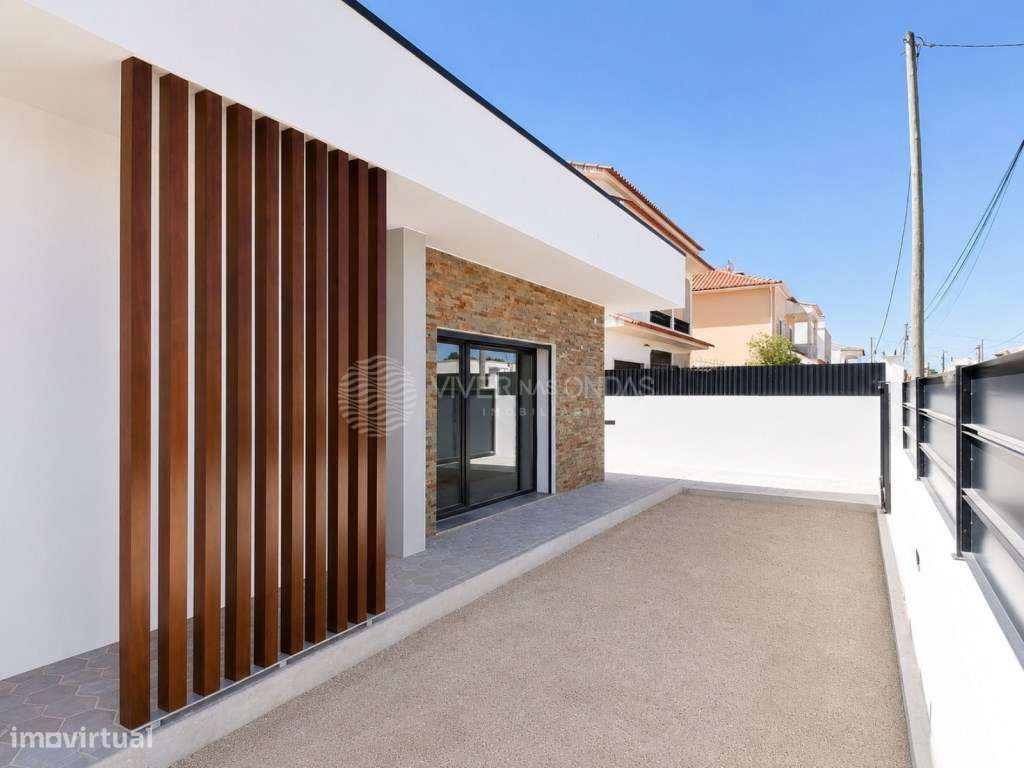 Oferta da Escritura | Moradia T3+1 Térrea com 307 m² em Fernão Ferro-27