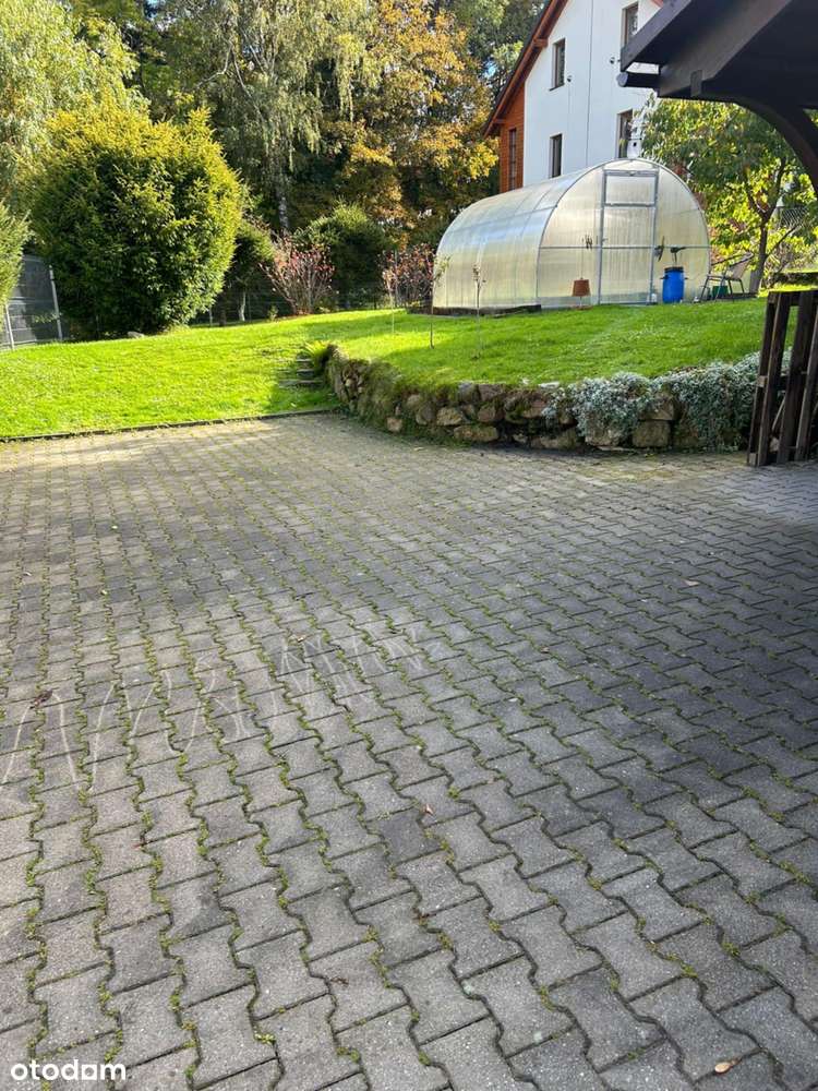 Przestronny dom dla dwóch rodzin-2