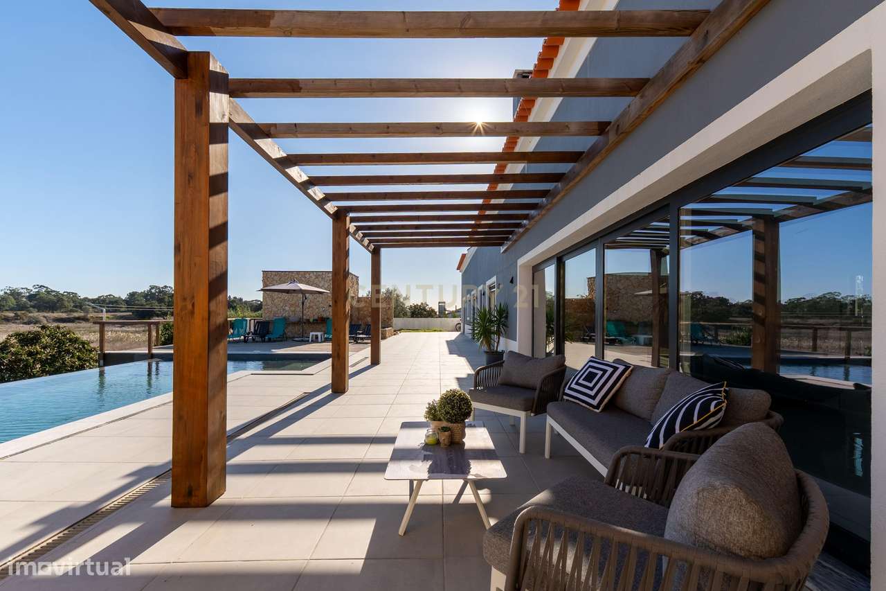 Moradia T4 + anexo T0 | Piscina Infinita | Estuário do Sado-8
