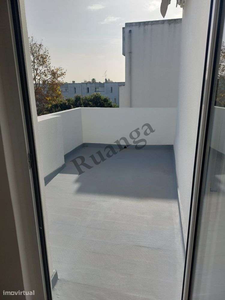 Apartamento T3 Duplex para Venda em Vila Nova de Santo André-32