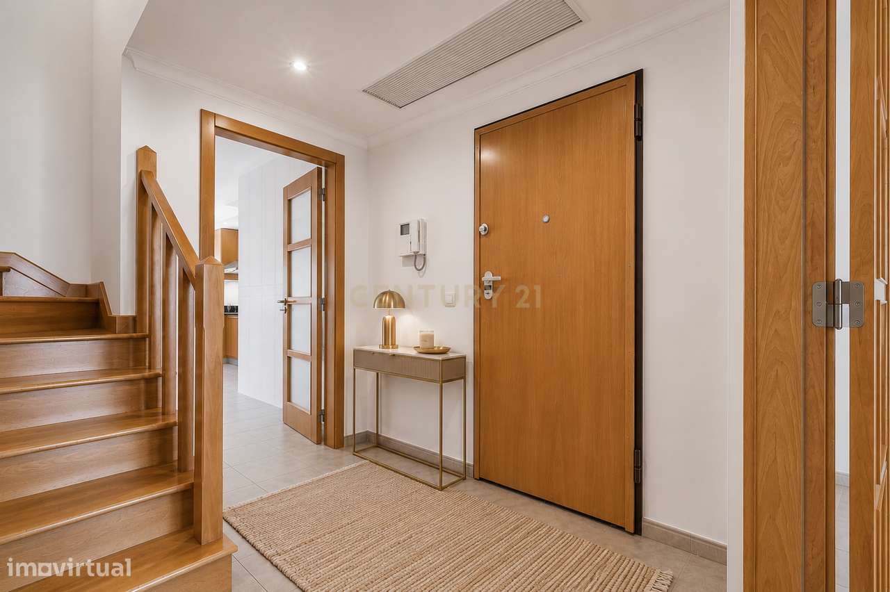 Duplex Exclusivo | 1 Quarto + 3 Suites | Terraços | Vista Panorâmica s-6