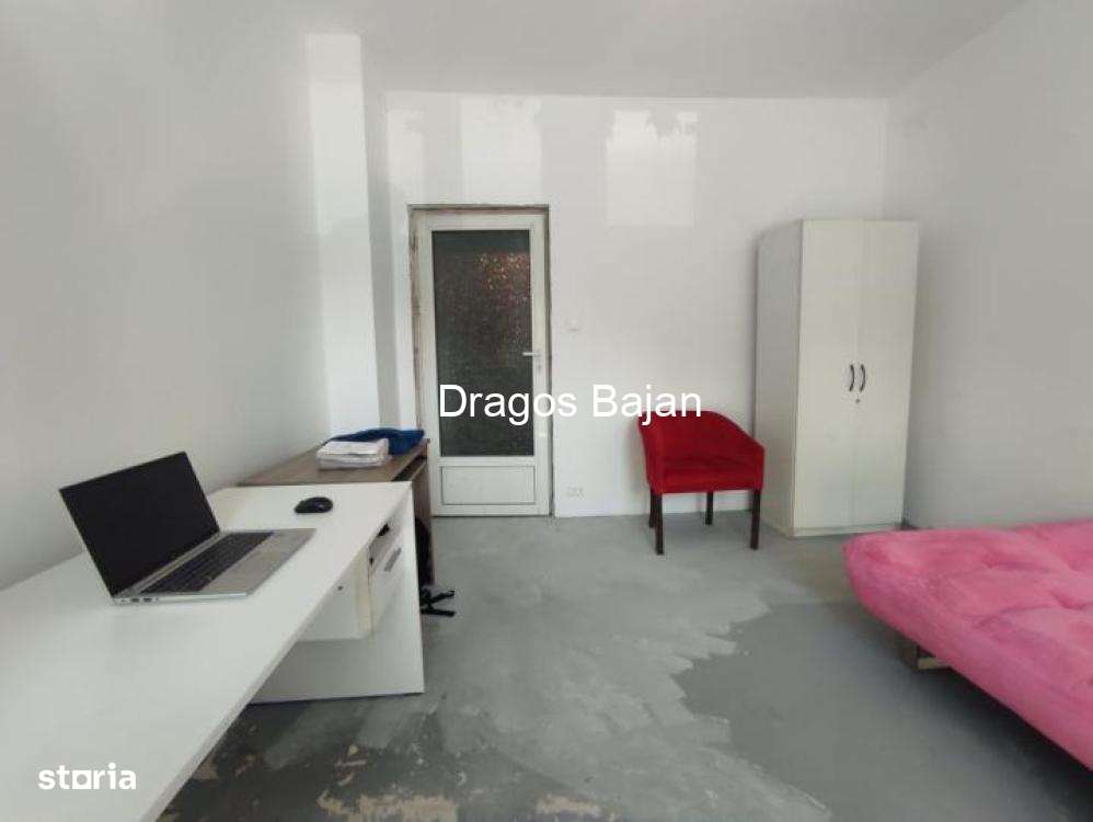 4 camere // bloc renovat // etajul 1