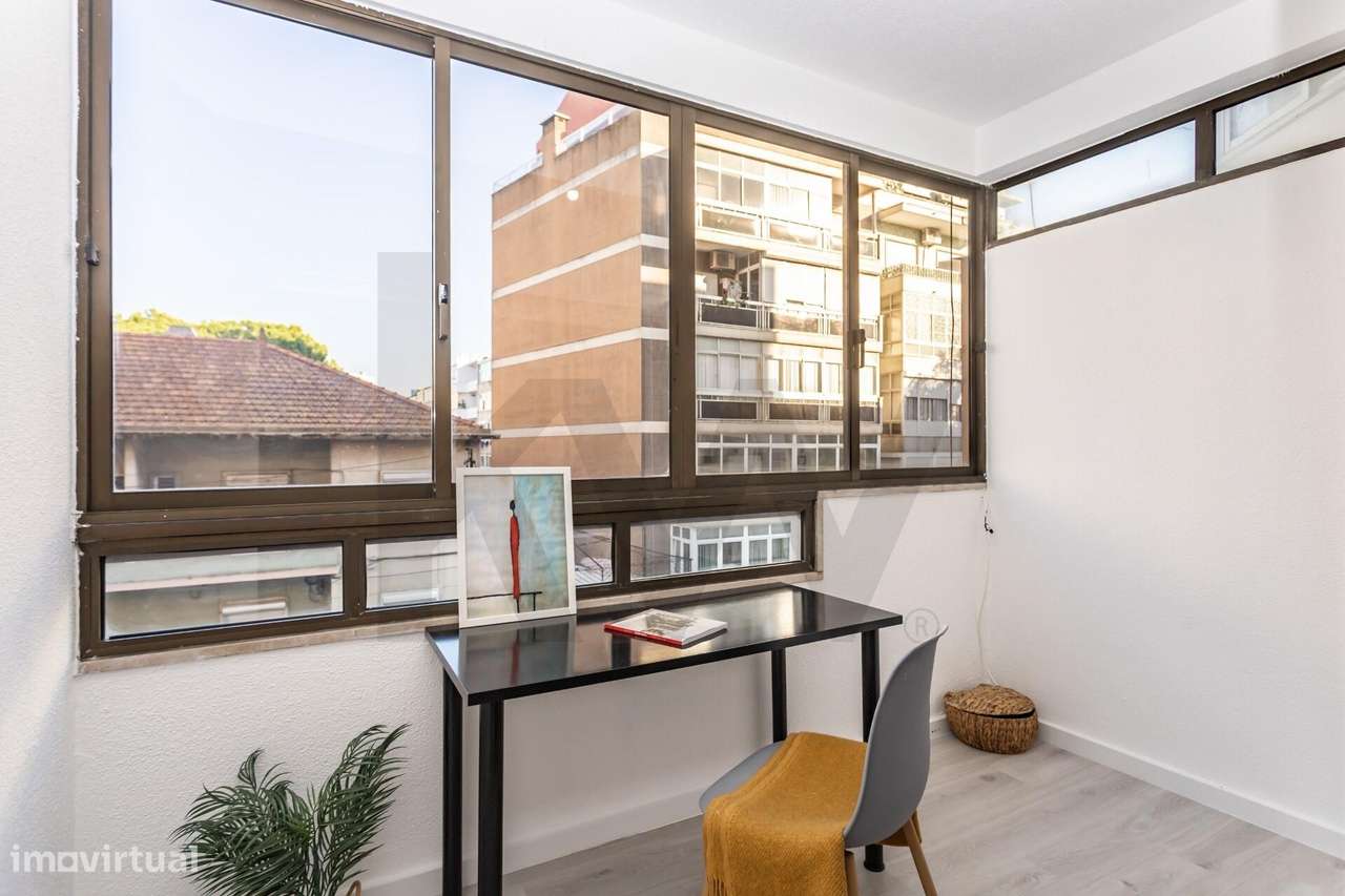 Apartamento T2 na Rua da Liberdade em Almada-24