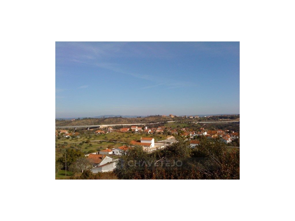 Lotes de terreno para construção, próximos de bons acessos.