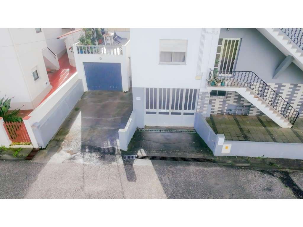 Armazém com áreas generosas para vários fins - Grande imagem: 4/20