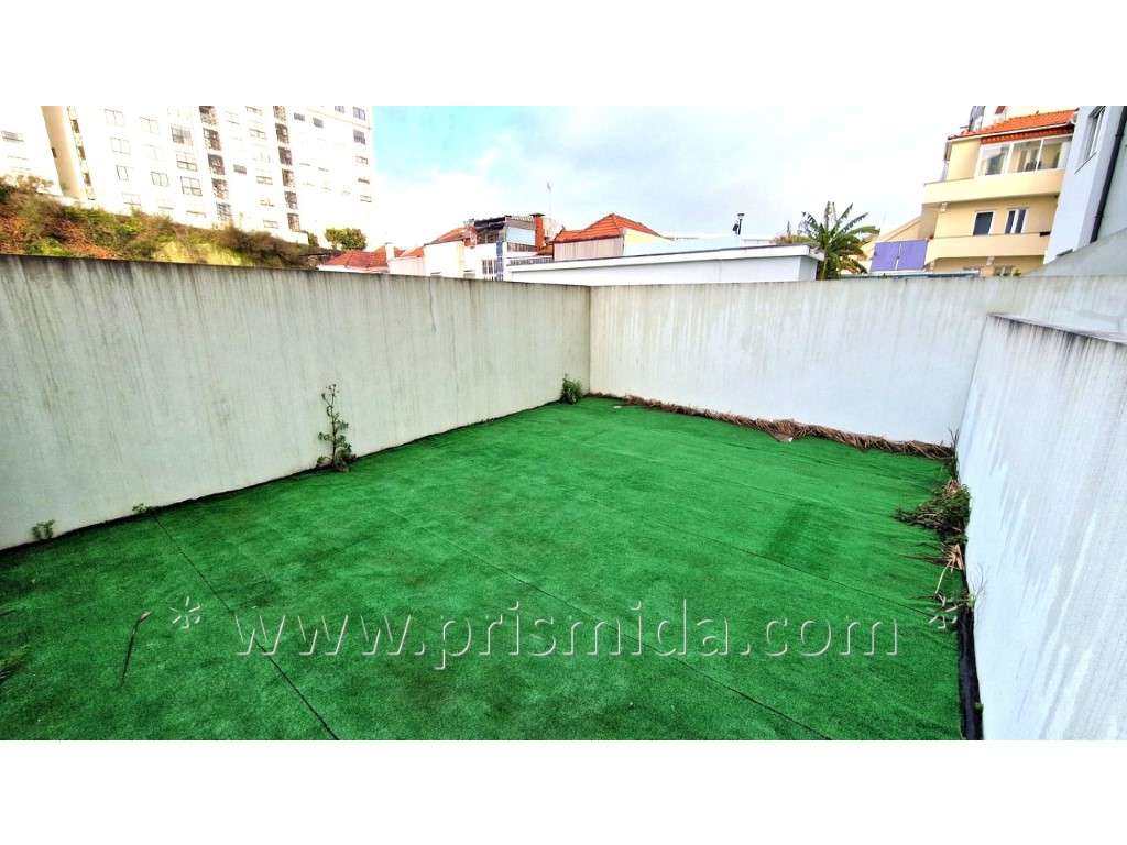 T1 com 2WCs, terraço e 2 lugares de estacionamento!-9