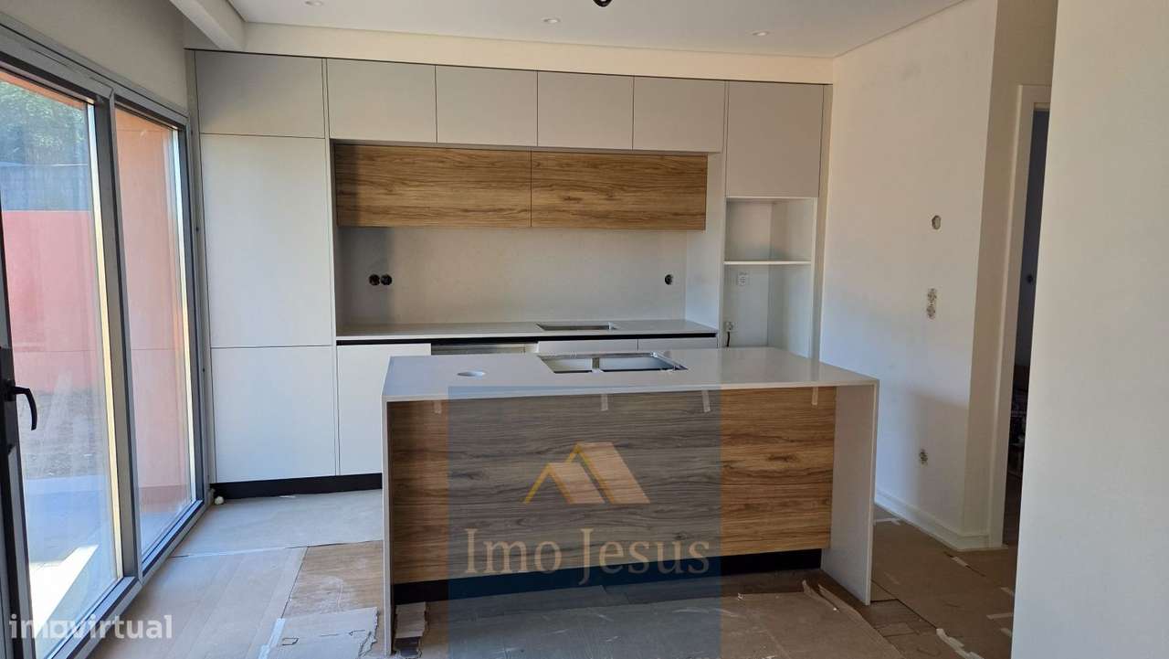 Moradia Terrêa 4 Frentes em Pedroso - Grande imagem: 4/41