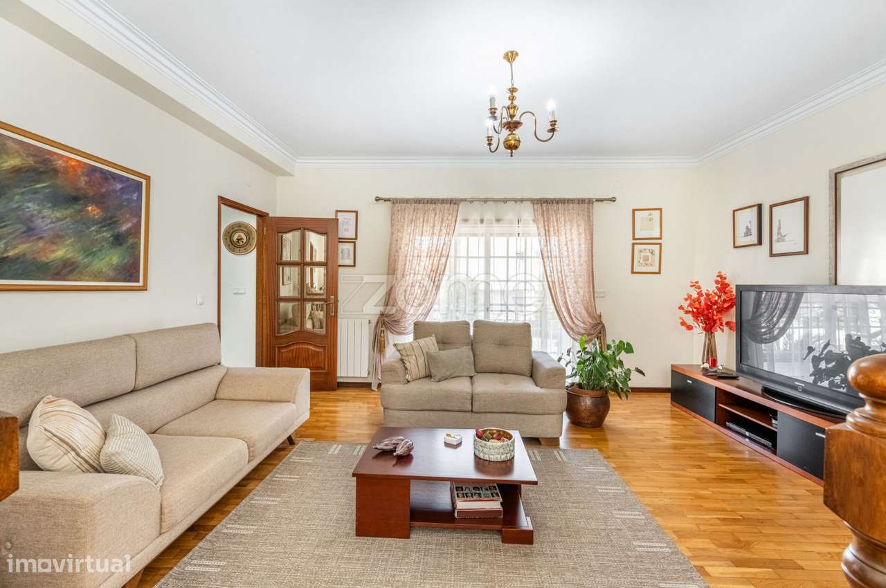 Moradia V4 em Lamaçães: Conforto, Sossego e Centralidade - Grande imagem: 2/44