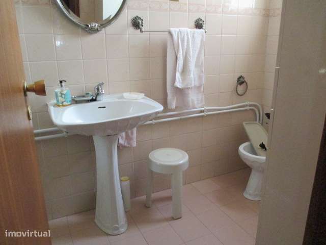 Apartamento T4 na Alameda da Conchada-5