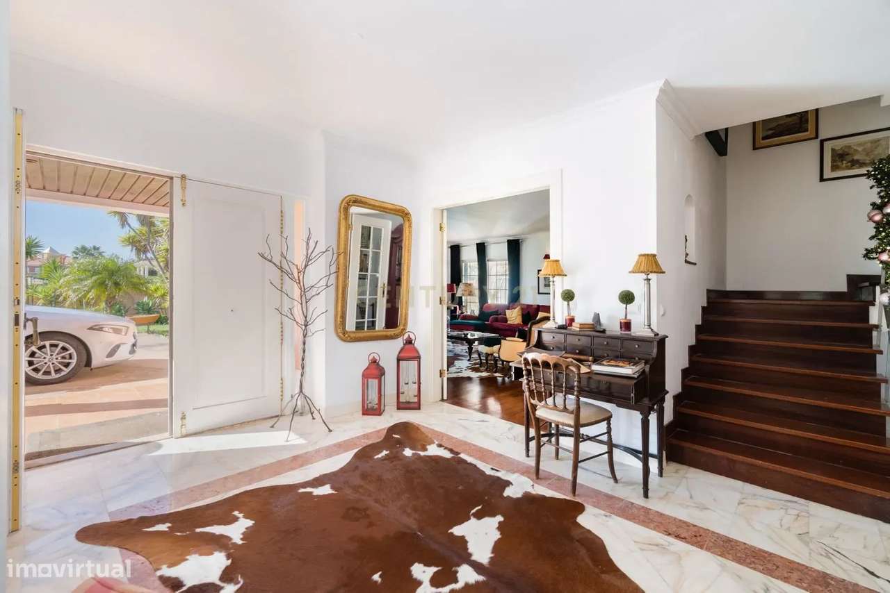 Moradia Isolada T6 com Garagem e Piscina Coberta na Quinta da Beloura-10