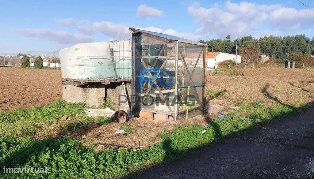 Terreno de 3850 m2 + Armazém | Potencial para Moradias-5