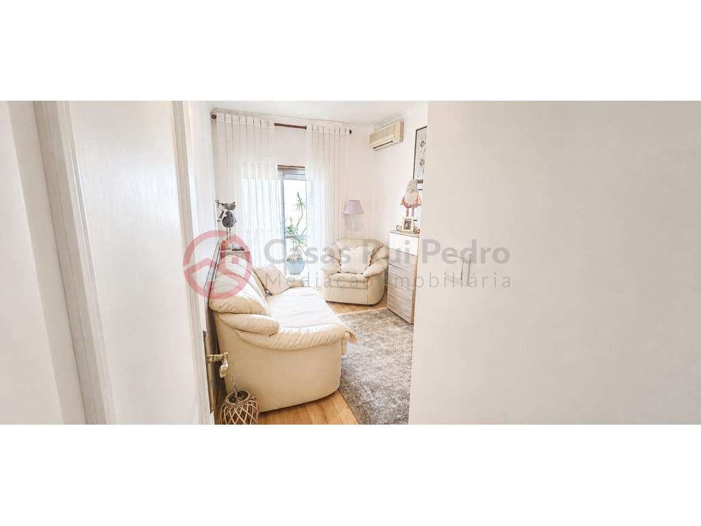 Apartamento T2 Remodelado em 2015 com Excelentes Áreas e Localizaçã...-18