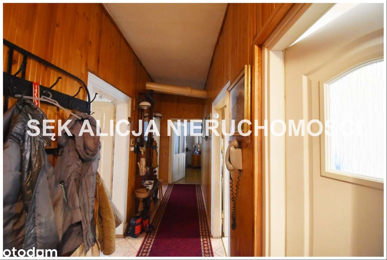 Kamienica z dużym parkingiem i ogrodem-8