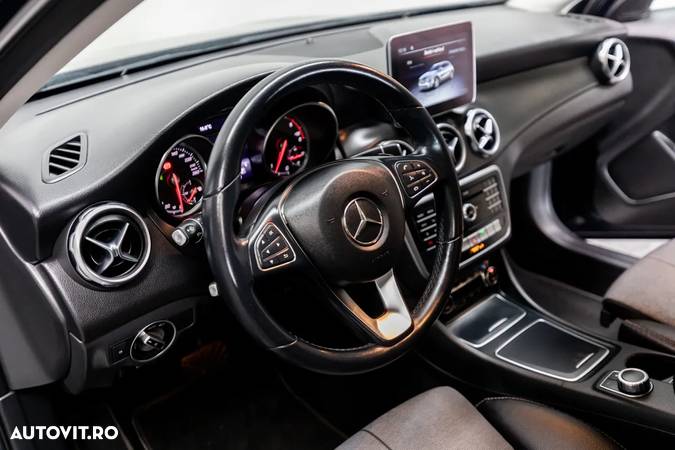 Mercedes-Benz GLA 200 d Aut. - 19