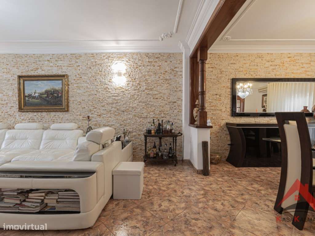 Moradia Isolada T4 com Aproveitamento de Sótão - Quinta do Conde-11