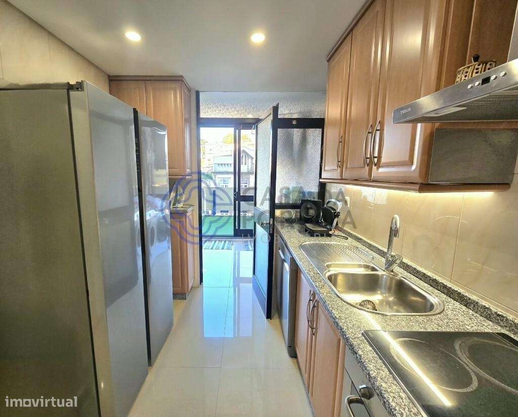 Apartamento T3, com terraço, garagem e anexo no Centro de Vila Nova de - Grande imagem: 4/24