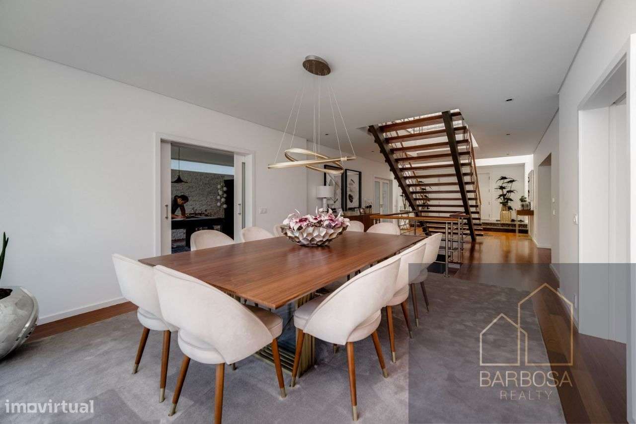 V5 Maia - 4 suites - 4 frentes - Luxo, privacidade e tranquilidade!-11