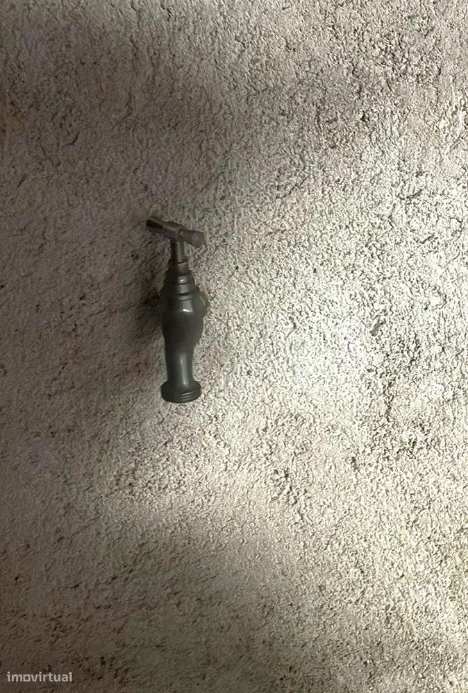 Garagem Individual / Armazém - Rua do Brasil C/ Eletricidade Própria - Grande imagem: 5/12