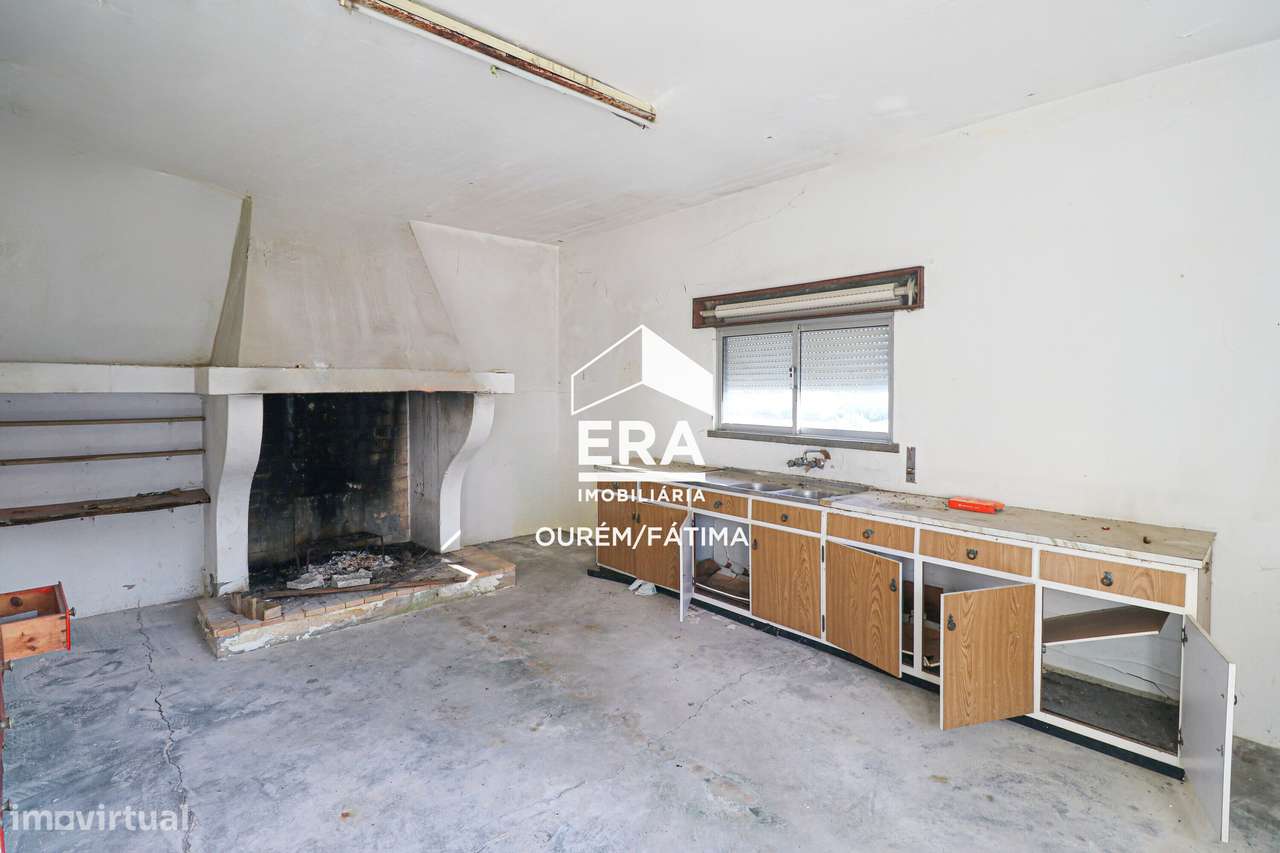 Moradia T7 em Caxarias, no concelho de Ourém.-17