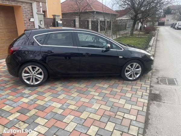 Opel Astra 1.7 CDTI DPF Cosmo - 4