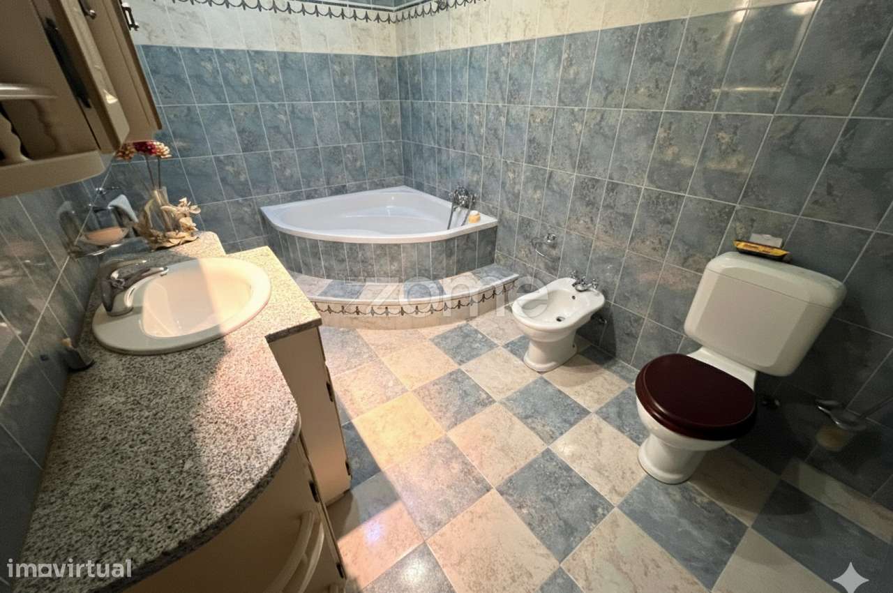 Moradia T4, Armazém e Escritório em Terreno de 2020 m² – Rabo de Pe...-13