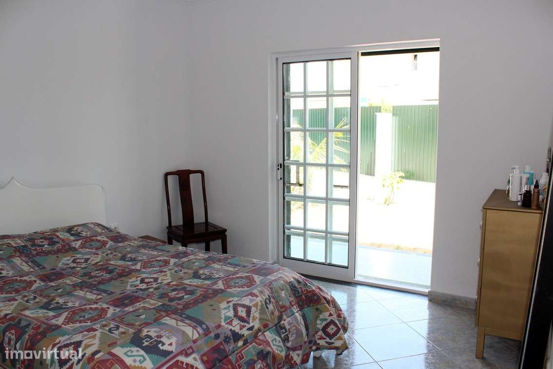 Moradia de Gaveto / 5 Assoalhadas / Charneca da Caparica-27