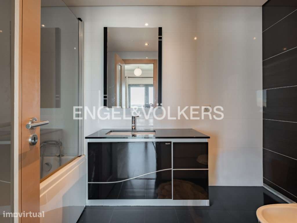 Exclusivo Duplex T2+1 com Terraço Privativo e Vista Panorâmica-18