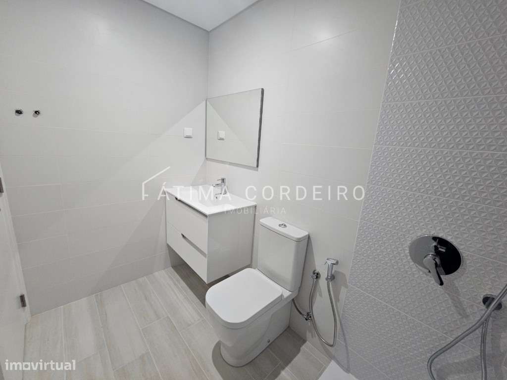 Excelente Moradia T3 em construção, Fernão Ferro.-7