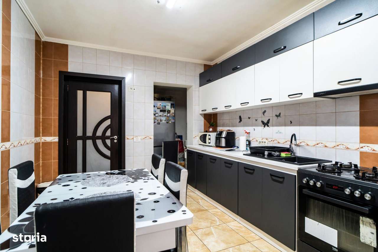 CIOROGARLA - DARVARI, casa 5 camere, P+1Et+Pod, teren 434, statie STB-3