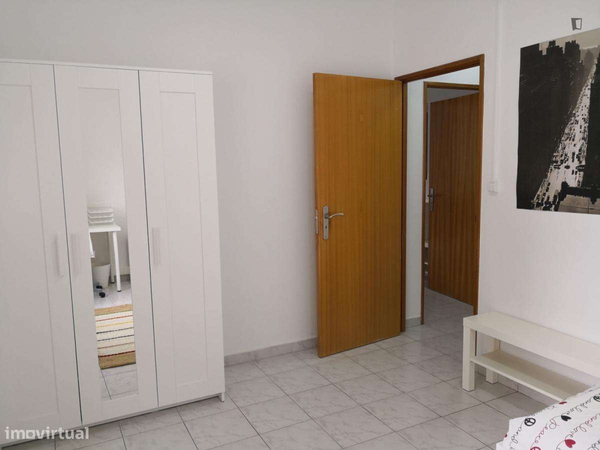 Quarto - localizado em Carcavelos Lisbon - Grande imagem: 5/6